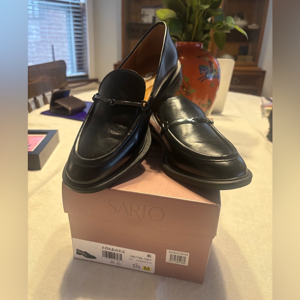 Franco Sarto Black Leather Women's Loafers w/ silver accent
